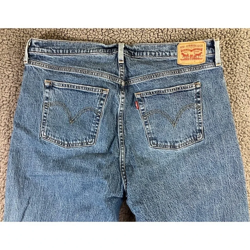 Levis‎ 501 Original Fit Mens 38x28 Medium Wash Blue Straight Leg Jeans
